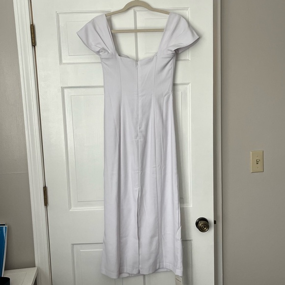NWT Abercrombie White Off the Shoulder Dress - Picture 9 of 10
